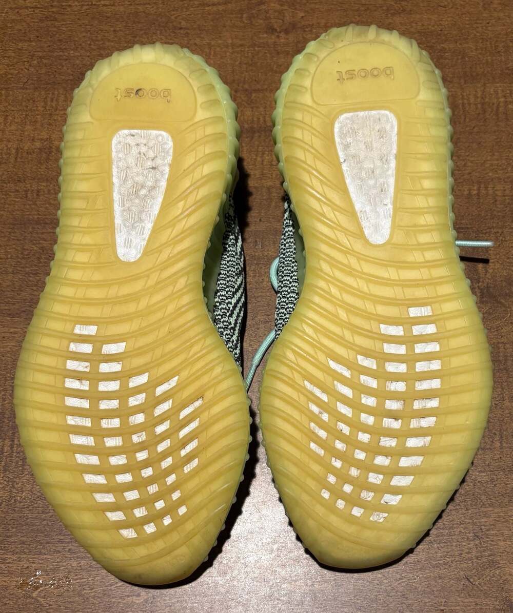 Adidas Yeezy Boost 350 V2 Yecheil Size 10.5 - Picture 6 of 13